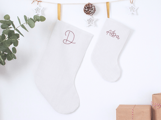 Bas de noel brodé personnalisé en lin blanc