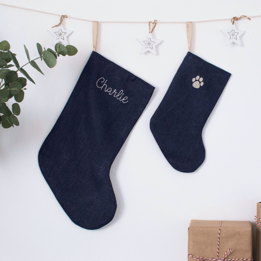 Bas de noël brodé personnalisé en lin bleu foncé