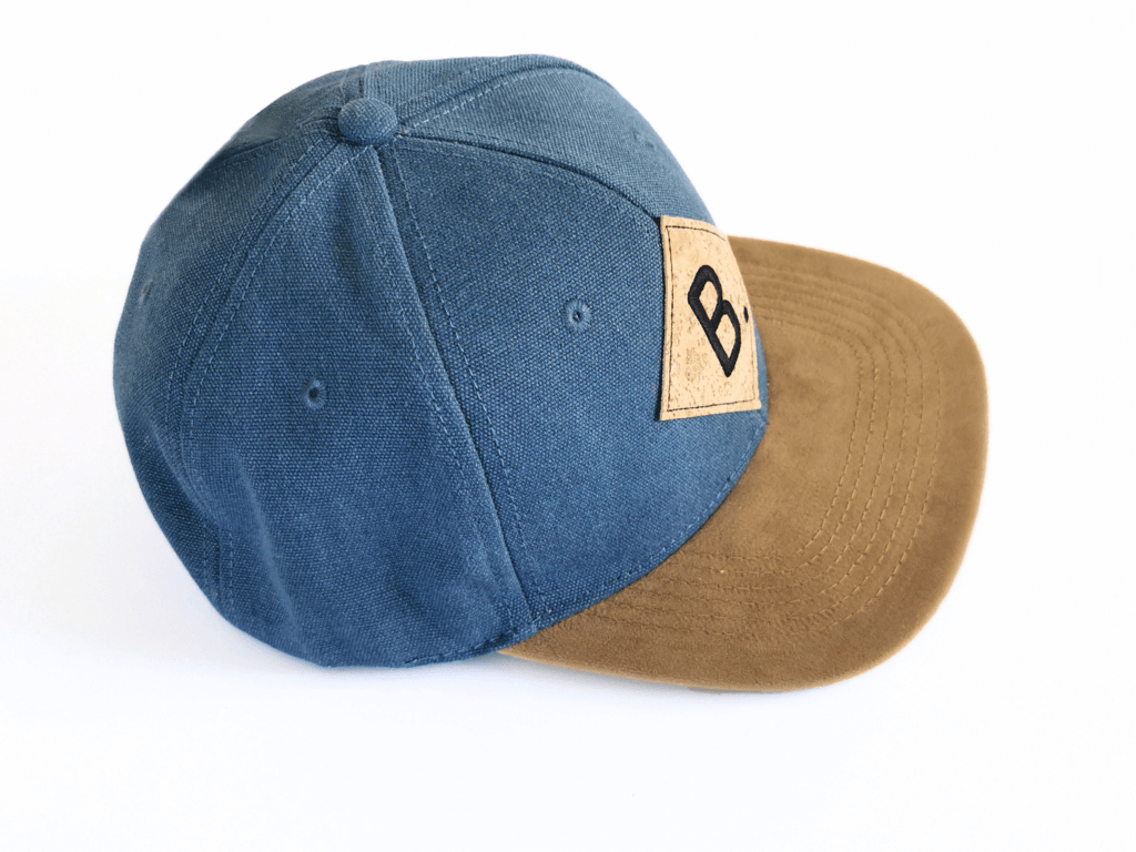Casquette américaine suédine écusson liège brodé lettre profil