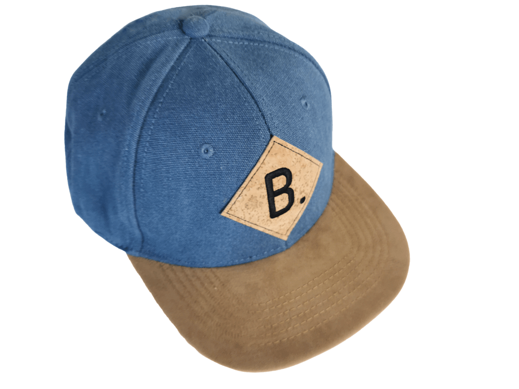 Casquette américaine suédine écusson liège brodé lettre vue 2