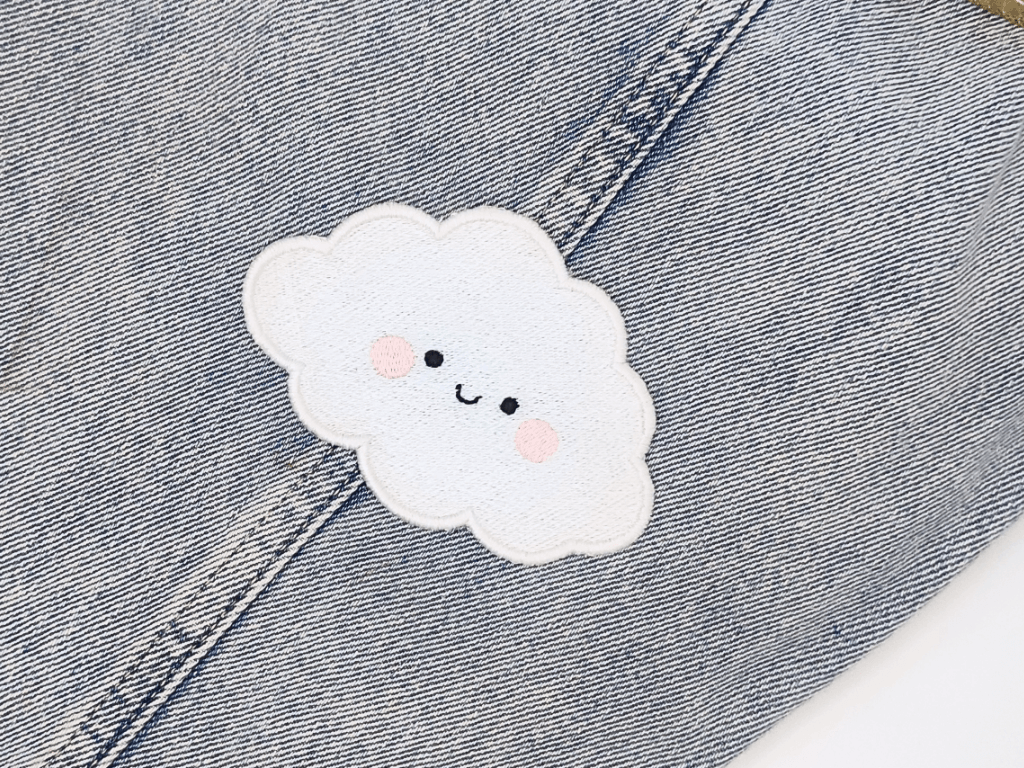 écusson thermocollant brodé nuage vue 2
