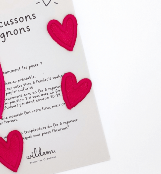 lot d'écussons thermocollants brodés petits cœurs vue 2