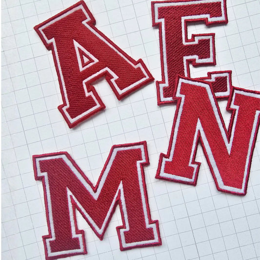 Écusson thermocollant personnalisé lettre université