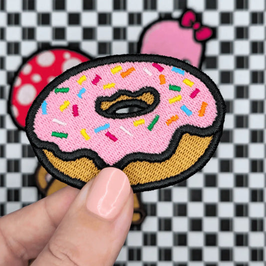 Patch thermocollant brodé en forme de donut kawaii