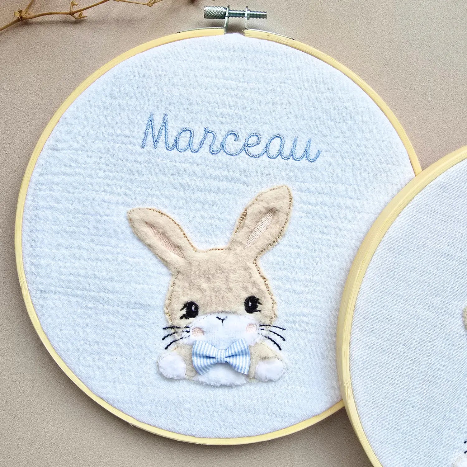 Tambourin brodé Prénom personnalisé lapin