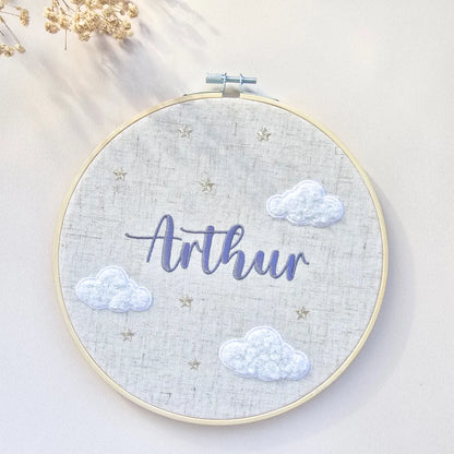 Tambourin brodé personnalisé pour chambre de bébé 4