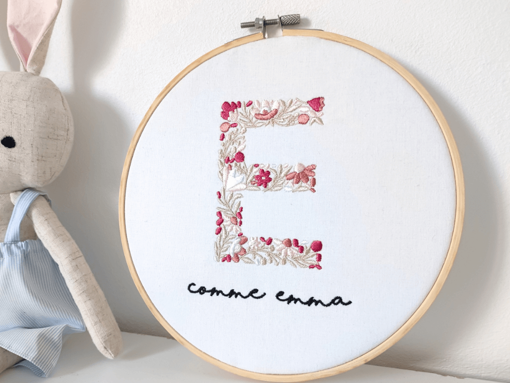 Tambourin Brodé Personnalisé Rose Or - Cadeau Naissance Original Bébé