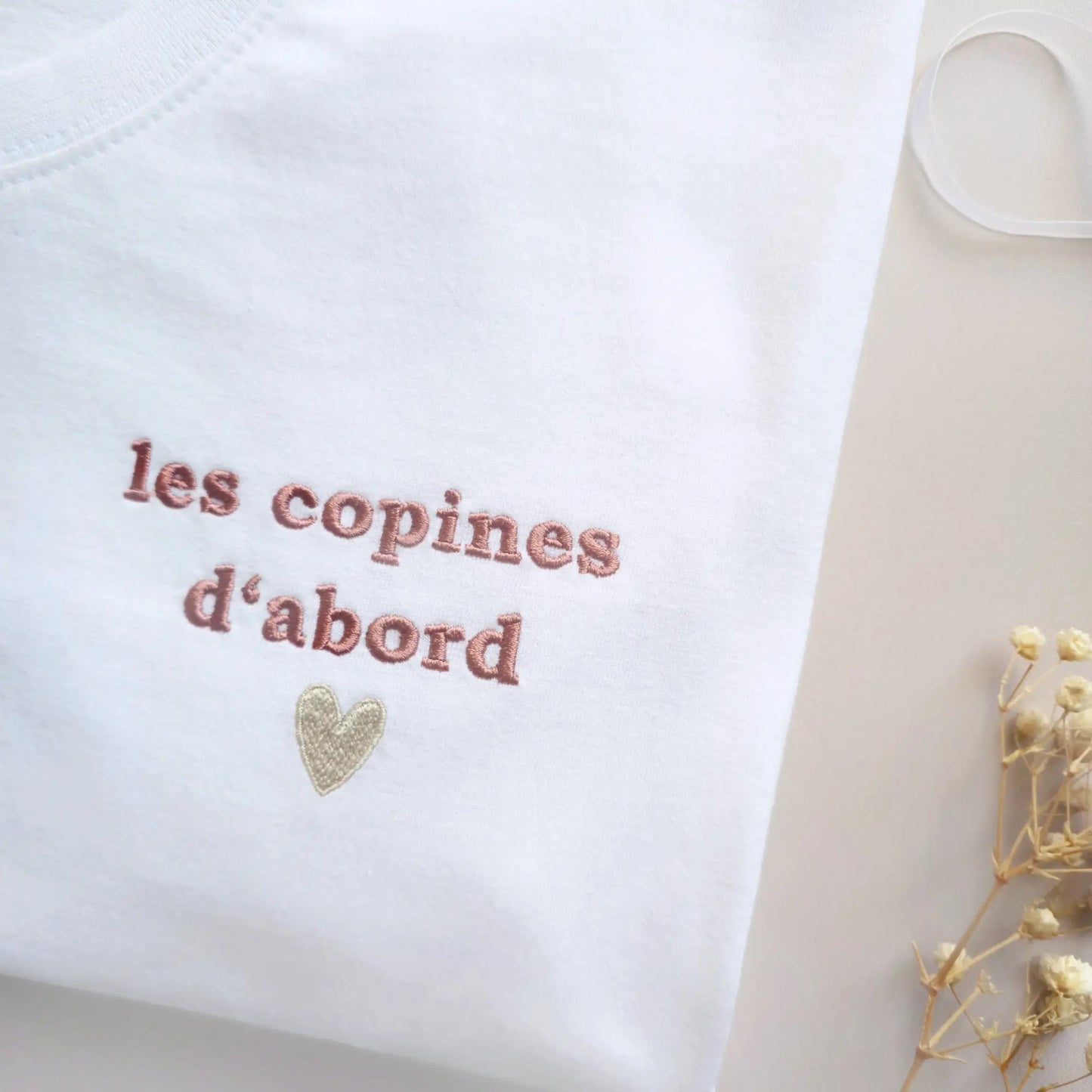 Tee shirt brodé les copines d'abord